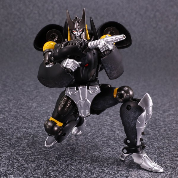 Masterpiece Mp 34s Shadow Panther Hi Res Images  (2 of 10)
